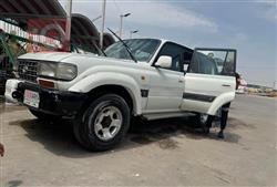 تۆیۆتا لاند کروزەر